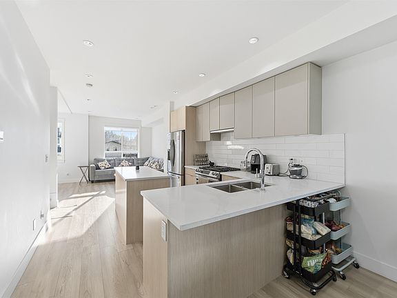 4th image of 11556 72a Ave #24