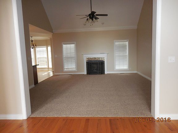 4th image of 426 Treemont Dr