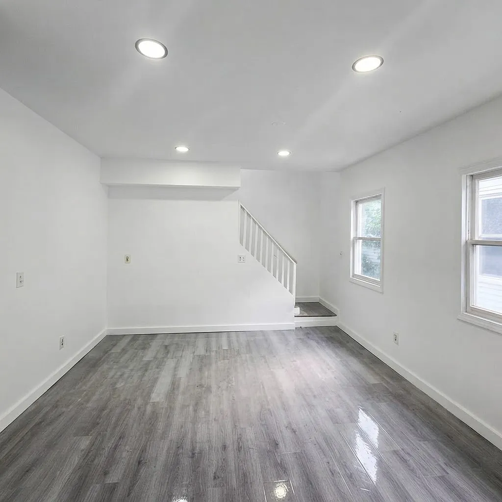 3 bed, 1200 sqft, $2,200 — Photo 1
