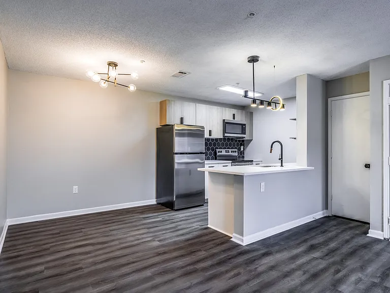 The Luxe of Southaven — Photo 10