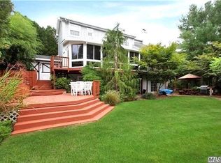 19 Whispering Woods Dr, Smithtown, NY 11787