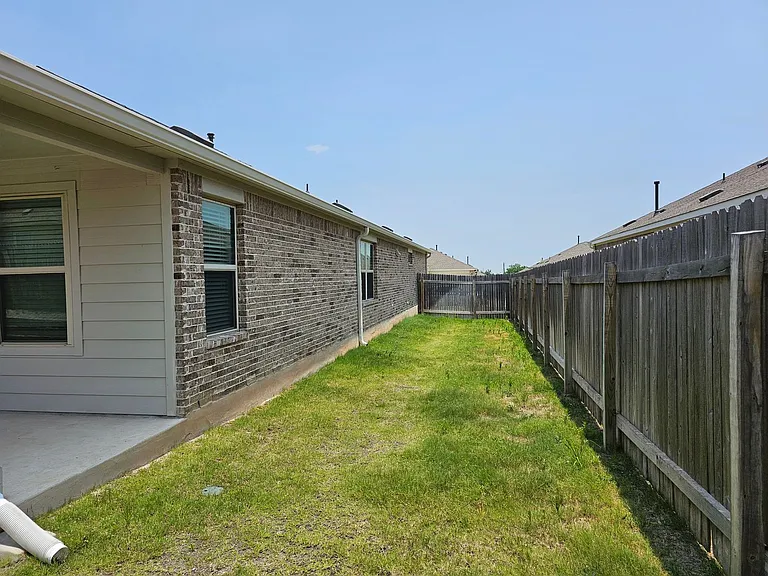 21408 Bird Wing Dr — Photo 37