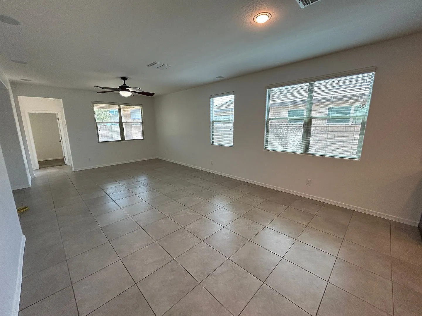 3 bed, 2.0 bath, 1785 sqft, $2,200 — Photo 4