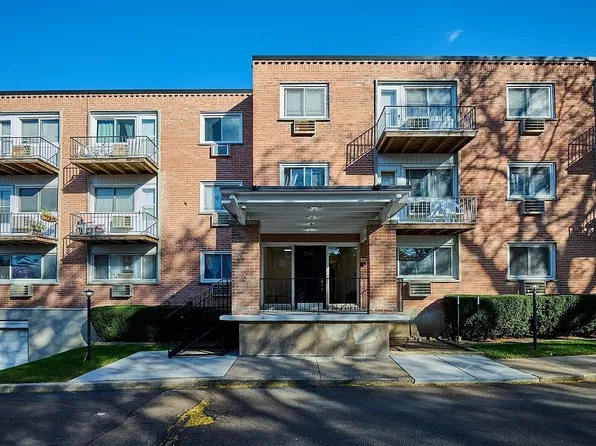 8541 Lotus Ave APT 815, Skokie, IL 60077