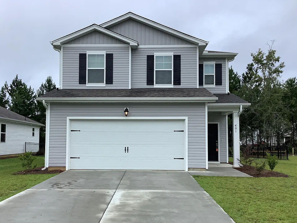 601 E Lionel Rd