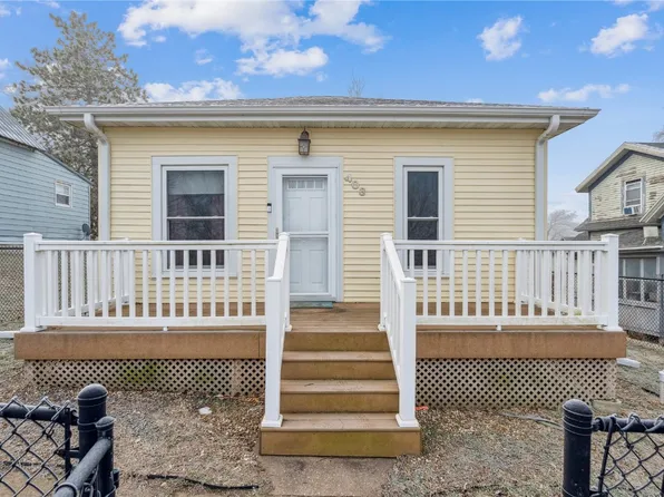 403 3rd St, Traer, IA 50675