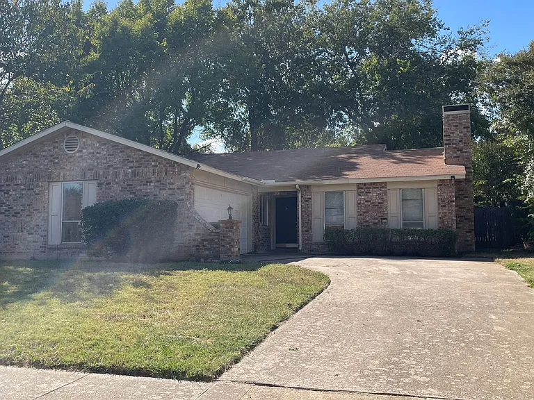 3201 Willow Bnd — Photo 3
