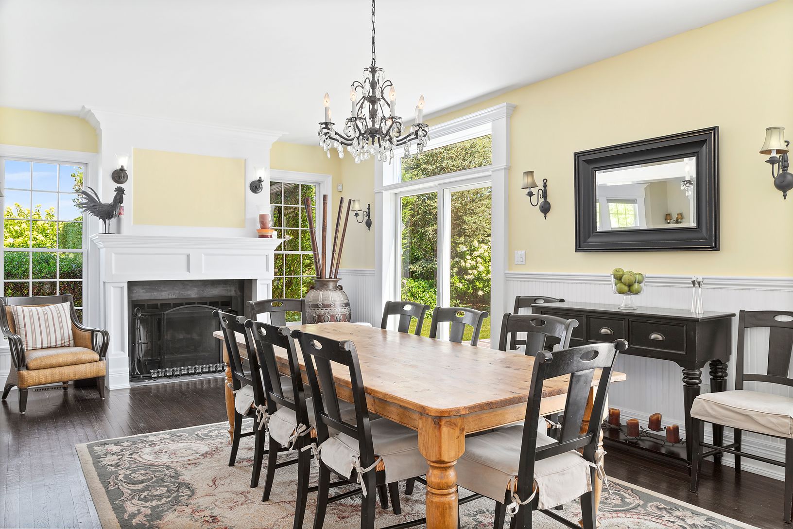  Dining area with fireplace