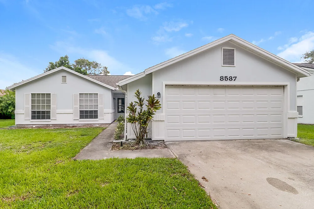 3 bed, 2.0 bath, 1258 sqft, $1,790 — Photo 1