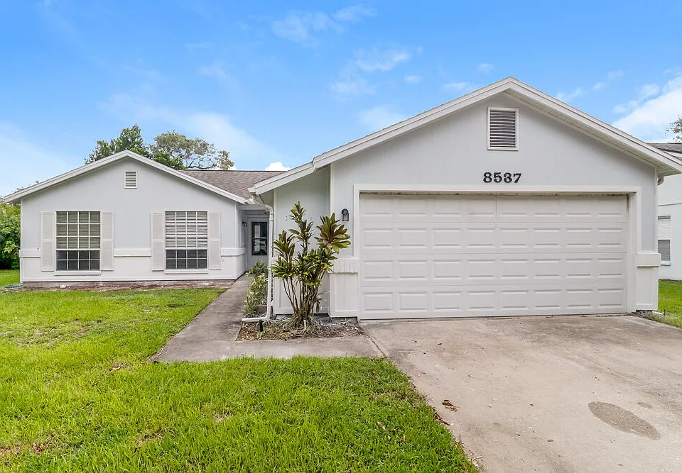 8537 Berkley Dr