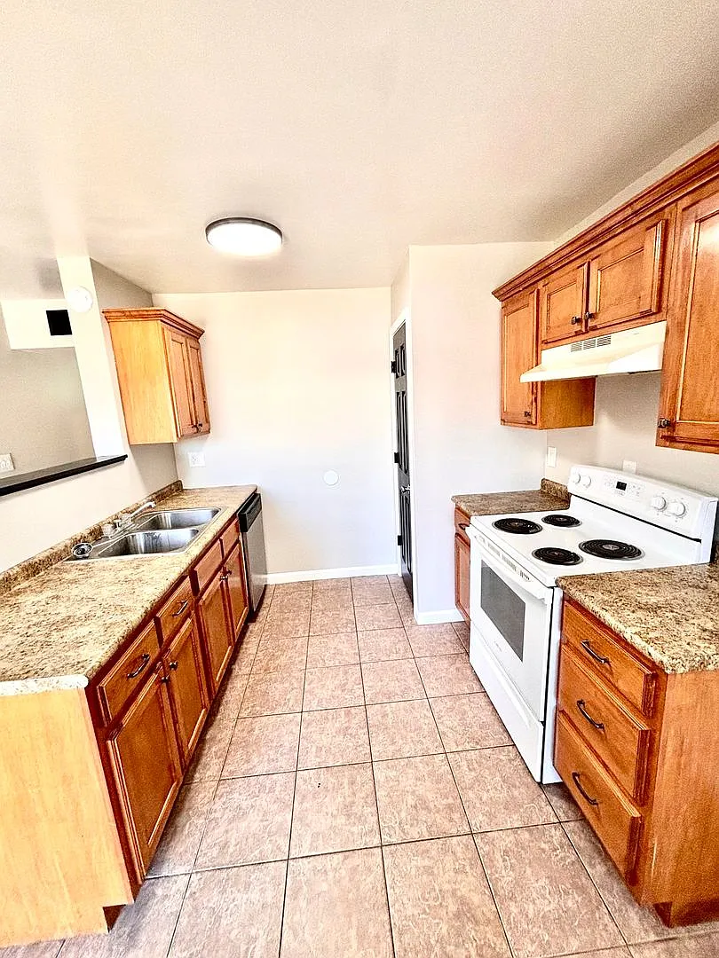 2102 Clark, A- Move In Ready! — Photo 1