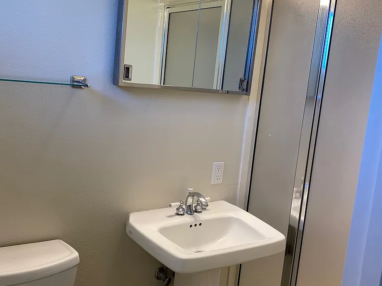 1728 W 34th Pl — Photo 7