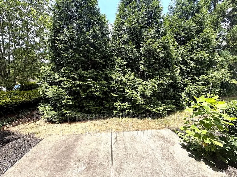 2160 Crestridge Trl — Photo 33