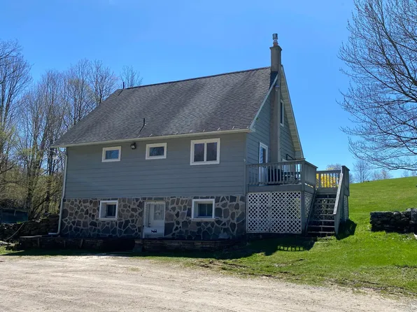 230 Creamton Dr, Waymart, PA 18472