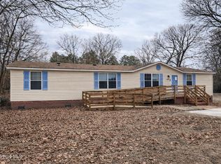 559 Halls Creek Rd, New Bern, NC 28560