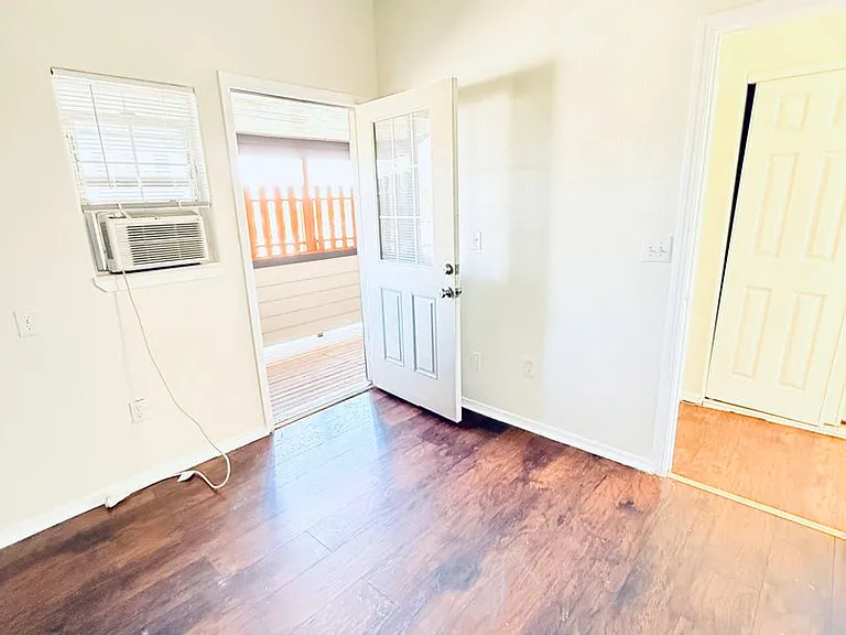 4545-4567 Morrison Rd — Photo 15