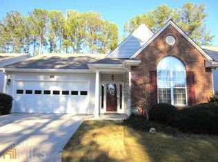 2102 Cherry Tree Ln, Peachtree City, GA 30269