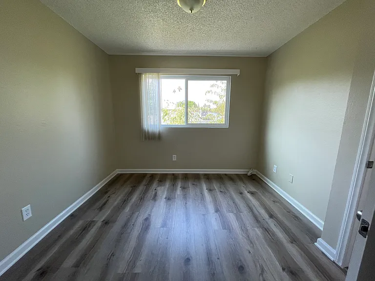 5140 Oakland St #6 — Photo 3