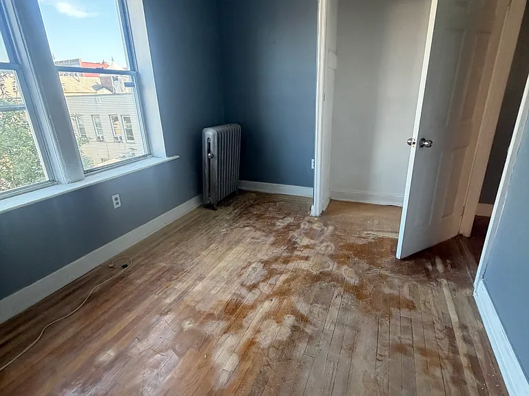 5107 Hudson Ave #2C — Photo 8