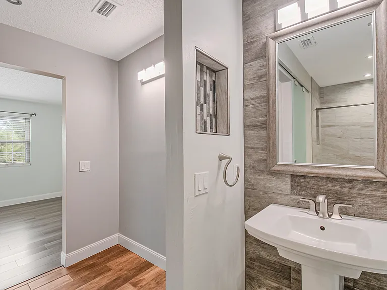 1025 Wentworth Ct — Photo 27