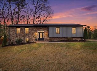 4900 Forest Oaks Dr, Greensboro, NC 27406