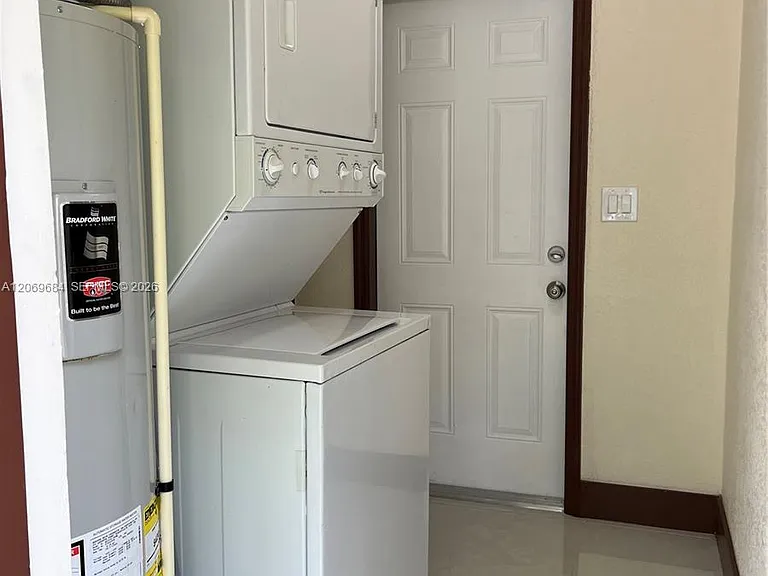 2231 NW 9th Pl — Photo 29