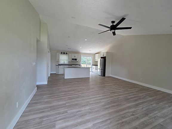 3rd image of 501 Bent Oak Ct
