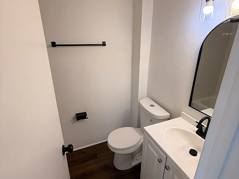 1504 Isherwood St NE #3 — Photo 6