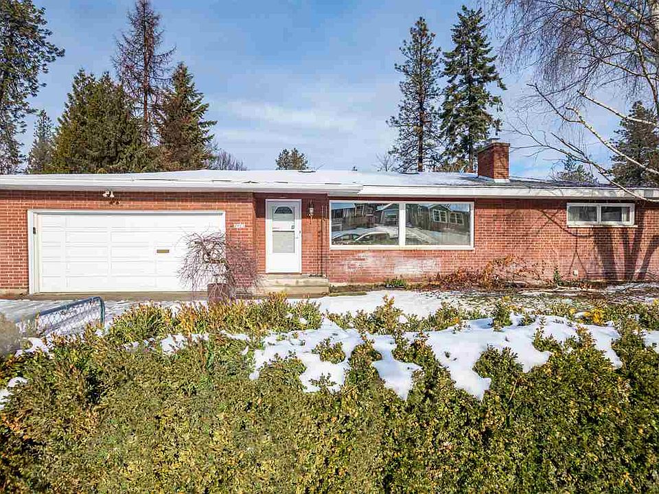 1st image of 2923 E 16th Ave
