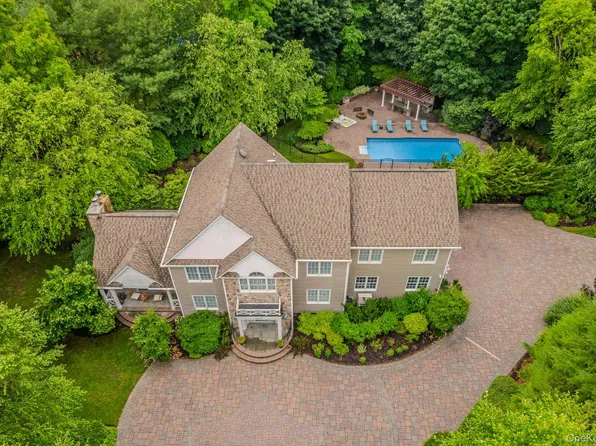 6 Maureen Drive, Mount Sinai, NY 11766