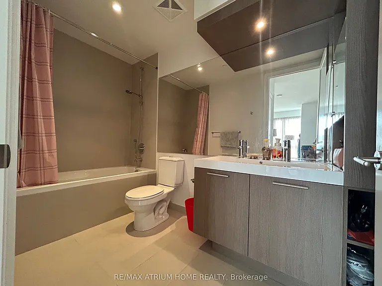 388 Yonge St #7010 — Photo 14