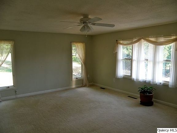 Home for Sale in Payson, IL $209,900