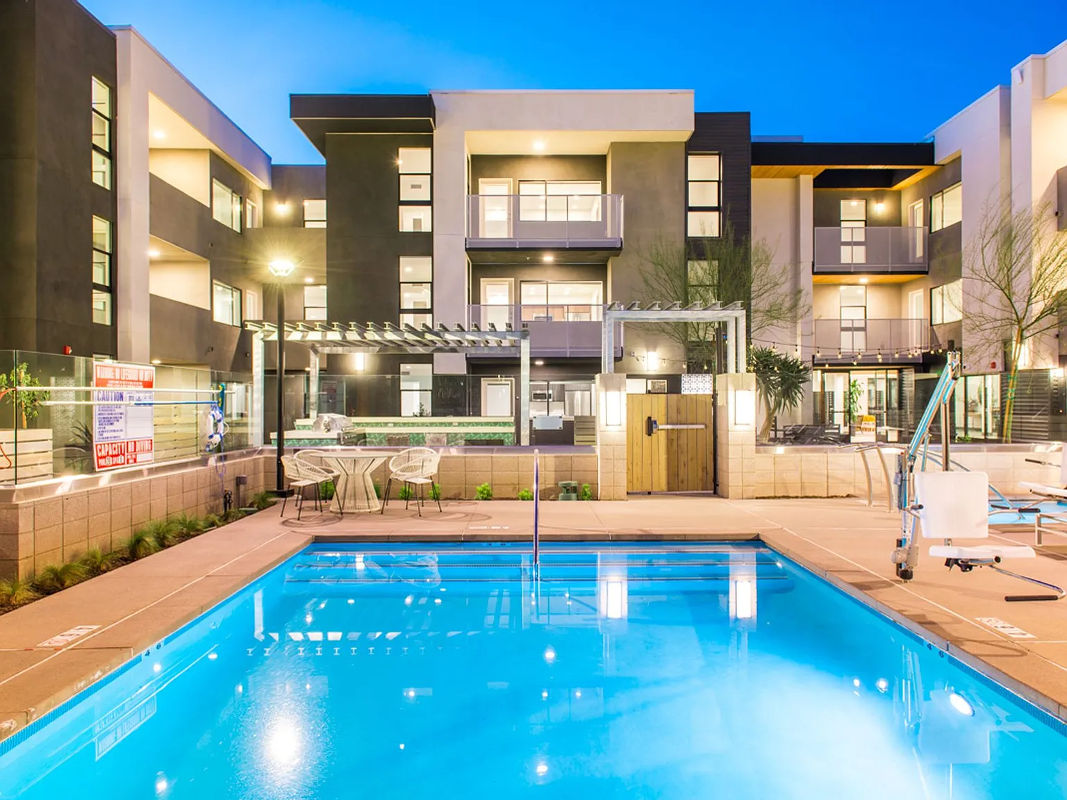The Californian Coastal Apartments — Photo 3