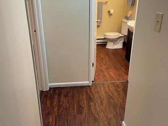 5th image of 280 Maplewood Dr APT 2