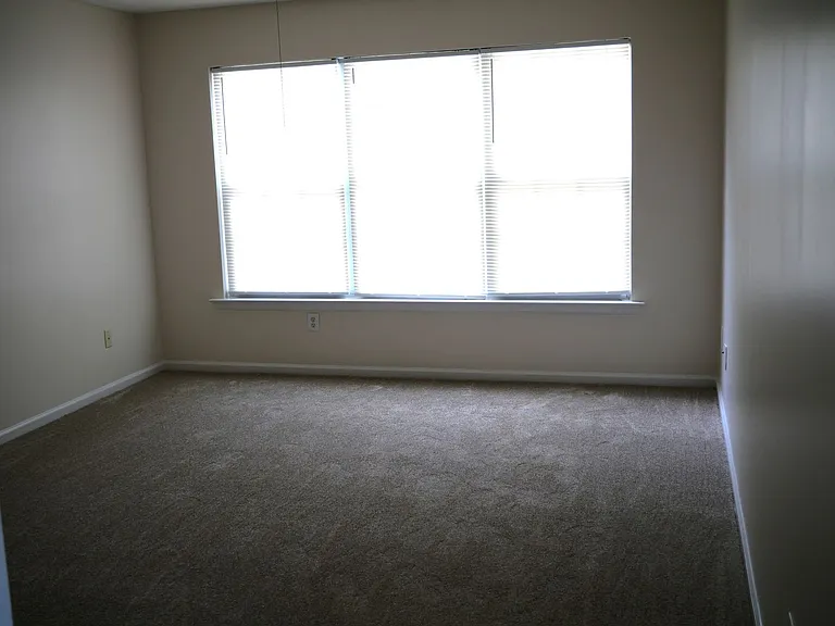 313 Holmes Blvd — Photo 16