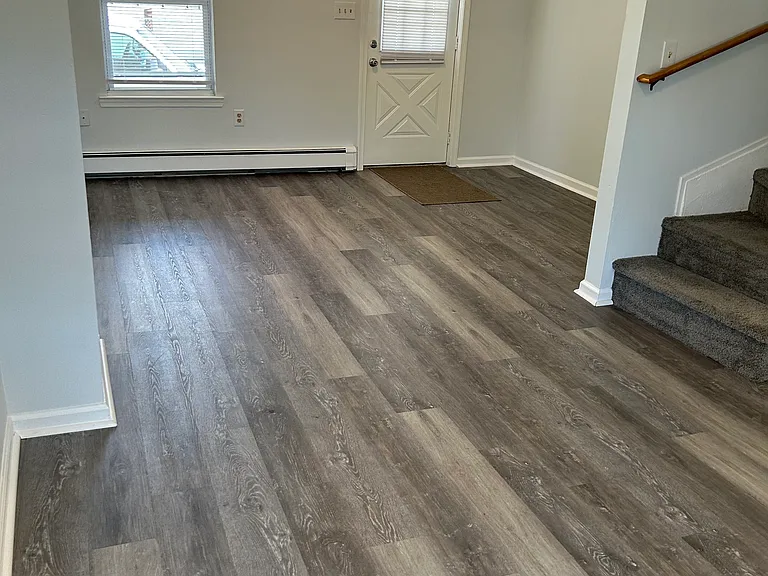 1364 Stewart St — Photo 3