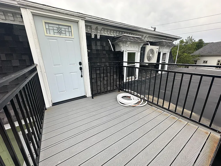 107B N Market St — Photo 2