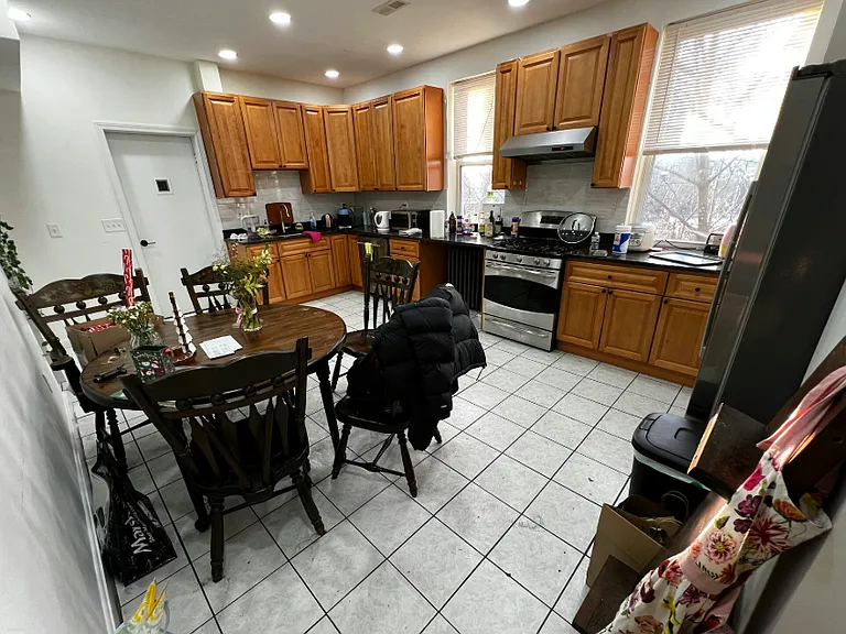 18 Copenger St #2 — Photo 5