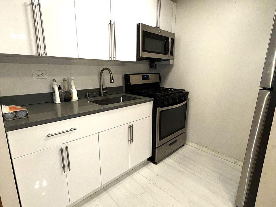 1st image of 45 Saint Johns Pl APT 1