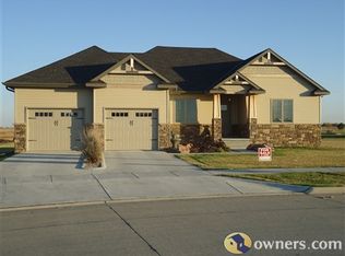 2414 E 16th St, York, NE 68467