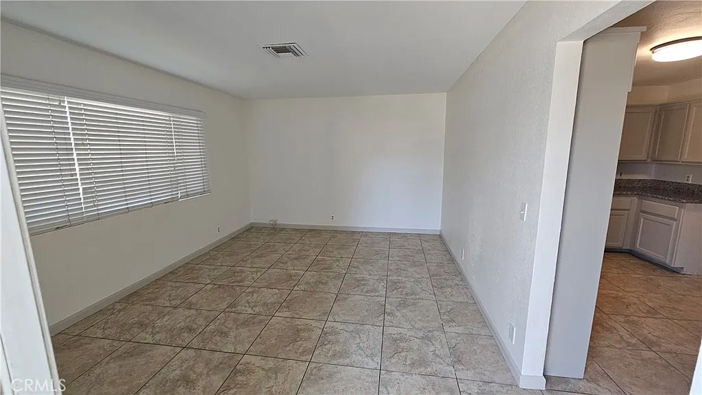 3 bed, 1400 sqft, $2,350 — Photo 3