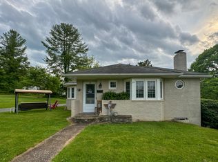 19 Maple Ln, Lexington, VA 24450