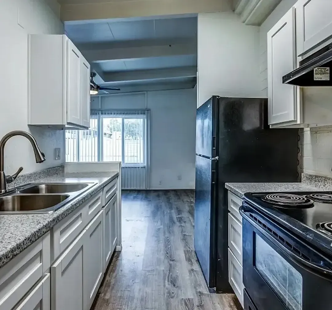 2 bed, 920 sqft, $1,049 — Photo 4