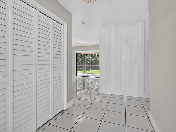 5th image of 2523 Doral Way