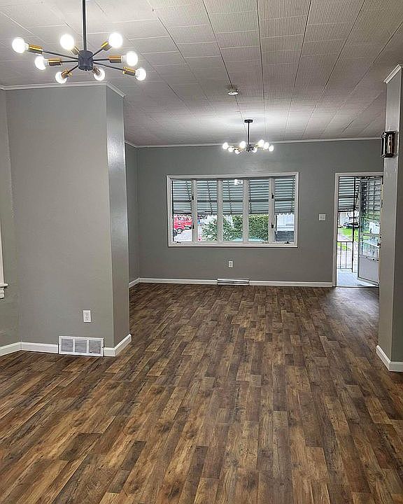 1st image of 319 Horton St