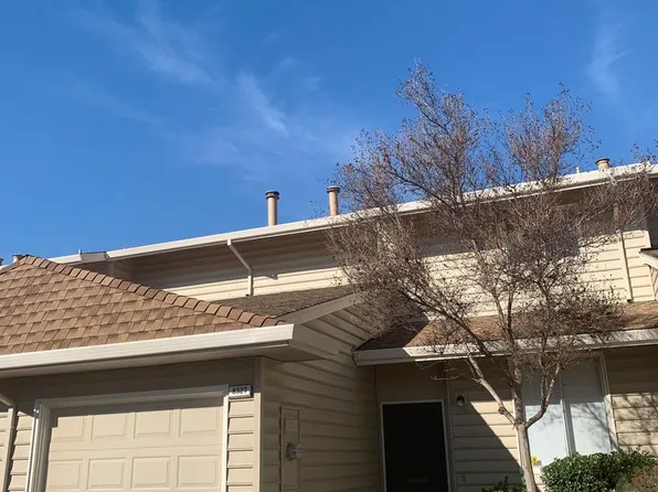 8327 La Riviera Dr, Sacramento, CA 95826