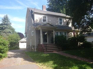 7 Linnet St, West Roxbury, MA 02132