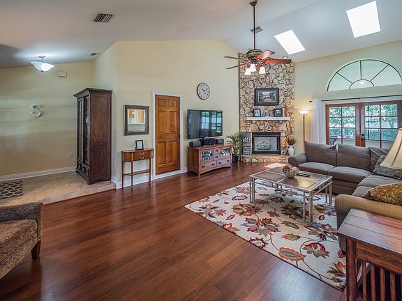 5th image of 5059 Winwood Way