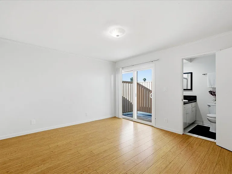 405 Ellwood Beach Dr #B — Photo 9