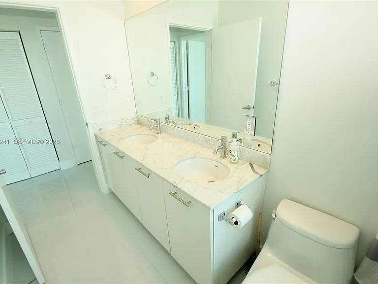 950 Brickell Bay Dr #5000 — Photo 24